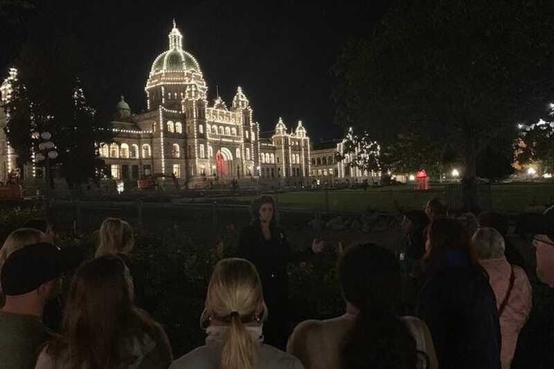 Victoria: Ghost Tour of Old Town and Bastion Square - Timing, Walking Comfort, and Group Feel