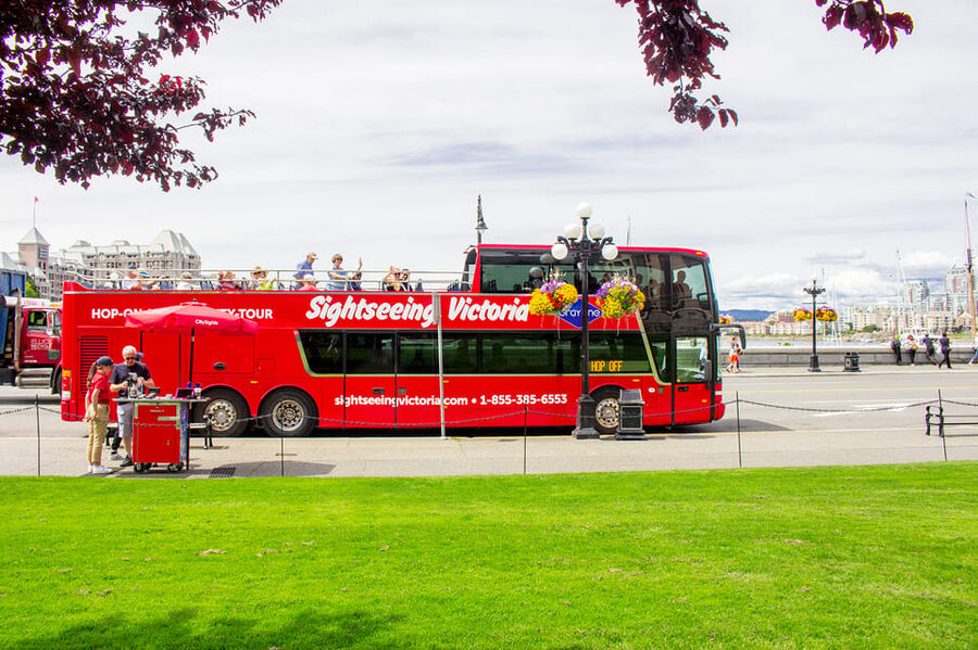 Victoria: Hop-On-Hop-Off Sightseeing Bus Tour - Fairmont Empress Departure: Getting Oriented in the First 10 Minutes