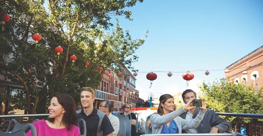 Victoria: Hop-On-Hop-Off Sightseeing Bus Tour - Oak Bay by Bus: Village Charm, Marina Views, and the Beach Side