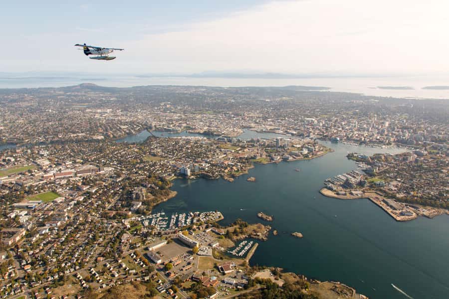 Victoria: Panorama Scenic Seaplane Tour - Saanich Peninsula and Finlayson Arm: where the coast turns rugged