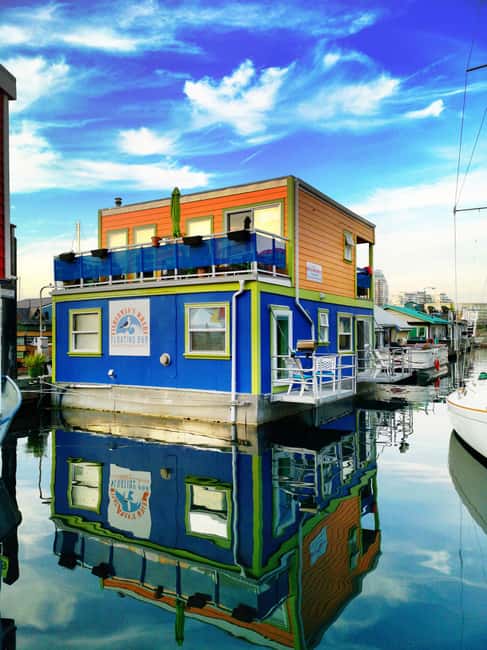 Victoria: Private City Highlights Express Tour - Fisherman’s Wharf: floating homes and a waterfront that feels lived-in