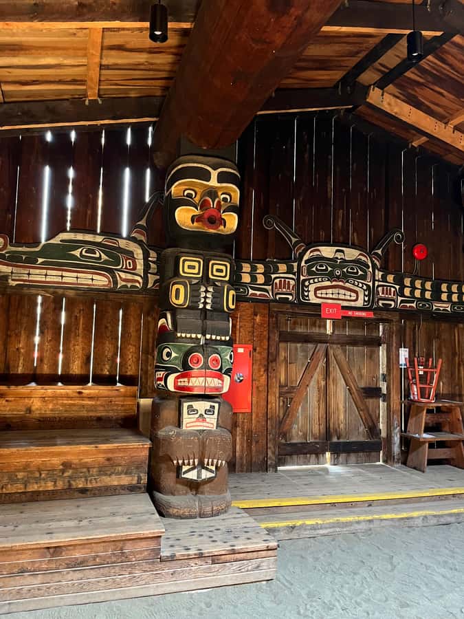 Victoria: Tips-Based City Highlights Walking Tour | 2.5-Hour - Architecture and photo stops: how to frame the shots