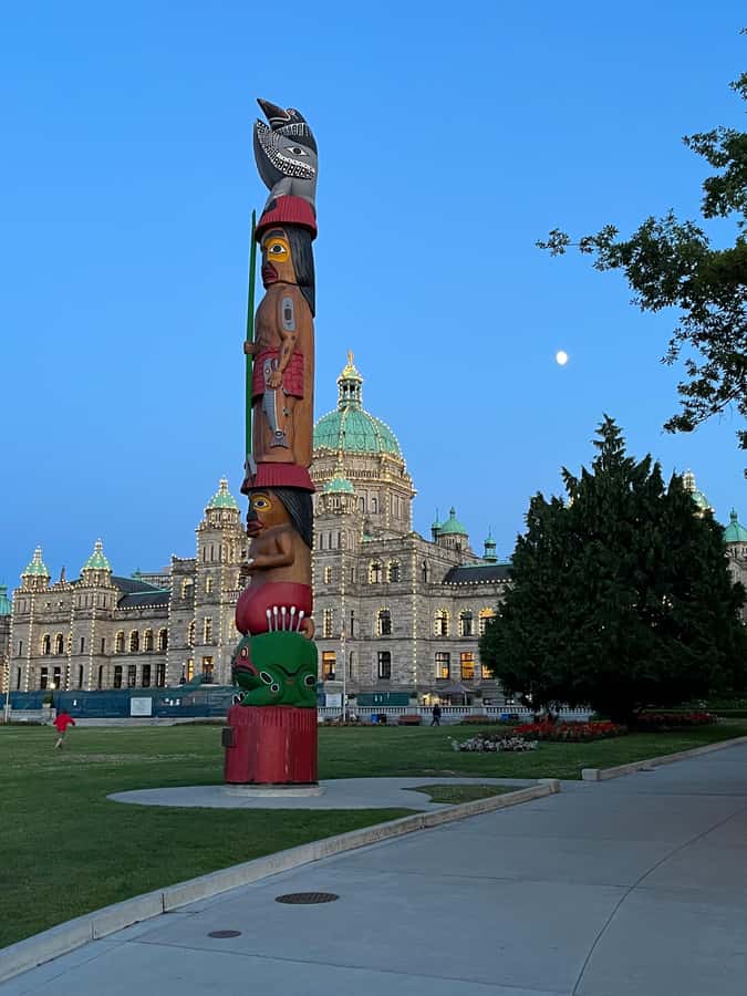 Victoria: Tips-Based City Highlights Walking Tour | 2.5-Hour - The $5 price, tip-based format, and where the real value lands