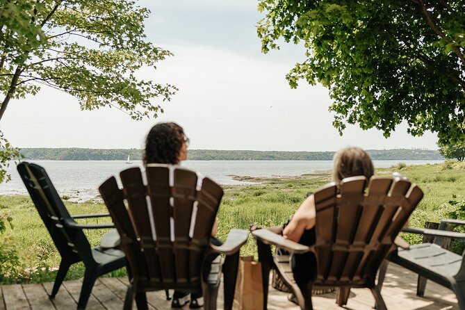 VIP Agritourism Tour of Île d’Orléans & Montmorency Falls (Lunch) - Meeting HQ Services Touristiques and starting smart