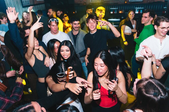 VIP Group Clubbing Experience with the West Coast Party Crawl - Line-Skipping Start at 9:00 pm: What the first hour feels like