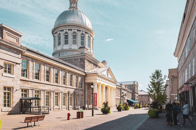 Walking tour of Old Montreal - 16/42 Tours - What makes the guide quality feel different