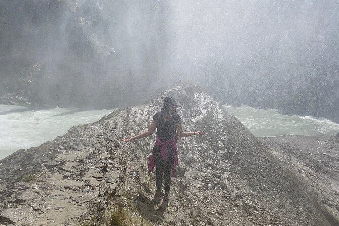 Waterfalls, Lakes & Hidden Gems – Yoho Adventure from Calgary - Pickup and the 7:00 am start that keeps the day flowing