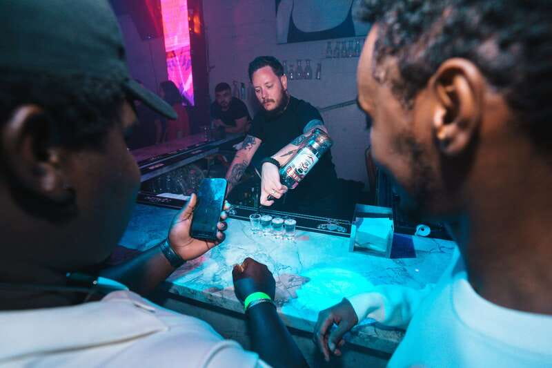 West Coast Party Crawl - Route B - Stop 3: Cabana Nightclub, beers, cocktails, and the DJ turn-up