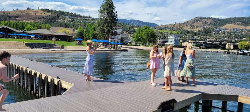 West Kelowna: Afternoon Sightseeing and Wine Tour - What you get between tastings: snacks, water, and wine storage