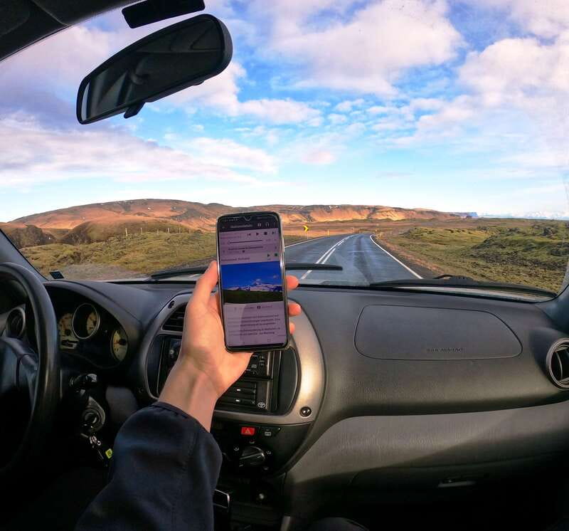 Western Canada Self-Driving Audio Guide English and German - How the Self-Driving Format Changes the Trip
