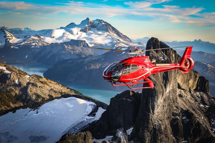 Whistler Helicopter Tour: Glaciers and Black Tusk - Over Whistler-Blackcomb: seeing the resort grid from above