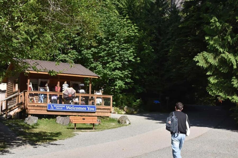 Whistler, Sea to Sky Gondola, and Shannon Falls Day Trip - Price and Value: What $141 Covers, and What You Pay Extra For