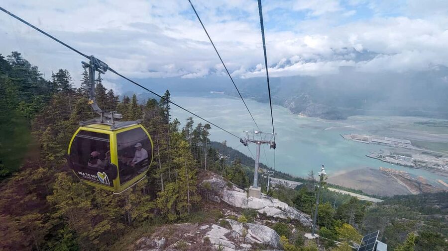 Whistler, Sea to Sky Gondola, Shannon Fall & Green Lake Tour - Hotel pickup in Vancouver, then straight to the scenery