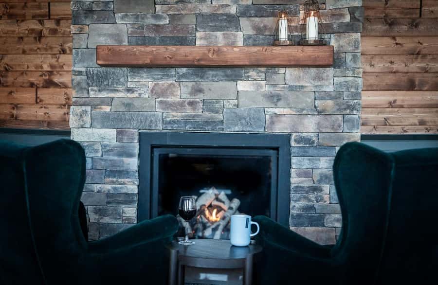 Whitehorse: Luxury Northern Lights Viewing - Arriving at the Cabin: Warm Welcome, Fire Pit, and S’mores