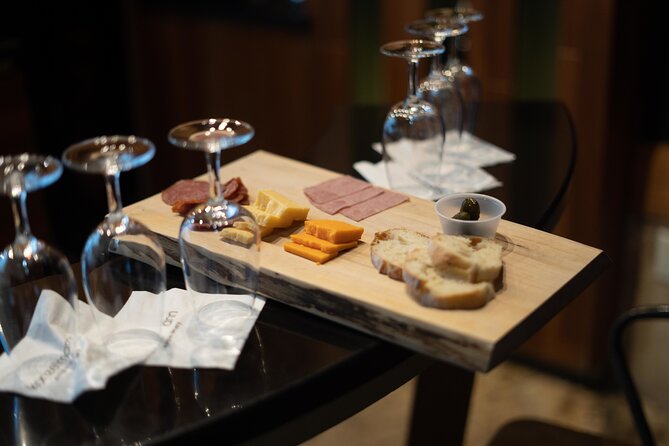 Wine Tour with Lunch in Niagara-on-the-Lake - Key Highlights You Should Know Before You Go