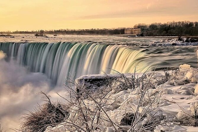 Winter Wonder Tour-A Journey Through the Tunnels Behind the Falls - The guide factor: what you will feel with Asif