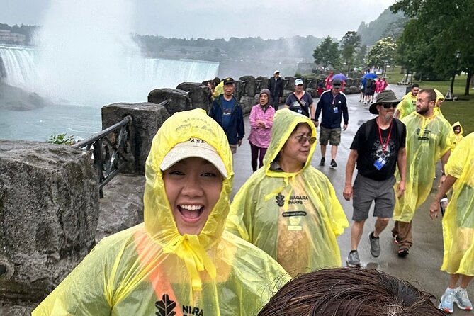 World Famous Boat Cruise with Historical Walking Tour and more - Niagara Parkway Views: Queen Victoria Place to Skylon Tower