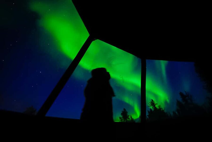 Yellowknife: 2 Nights Aurora Hunting and Viewing in Cabin - Why Yellowknife nights feel more manageable in a heated setup