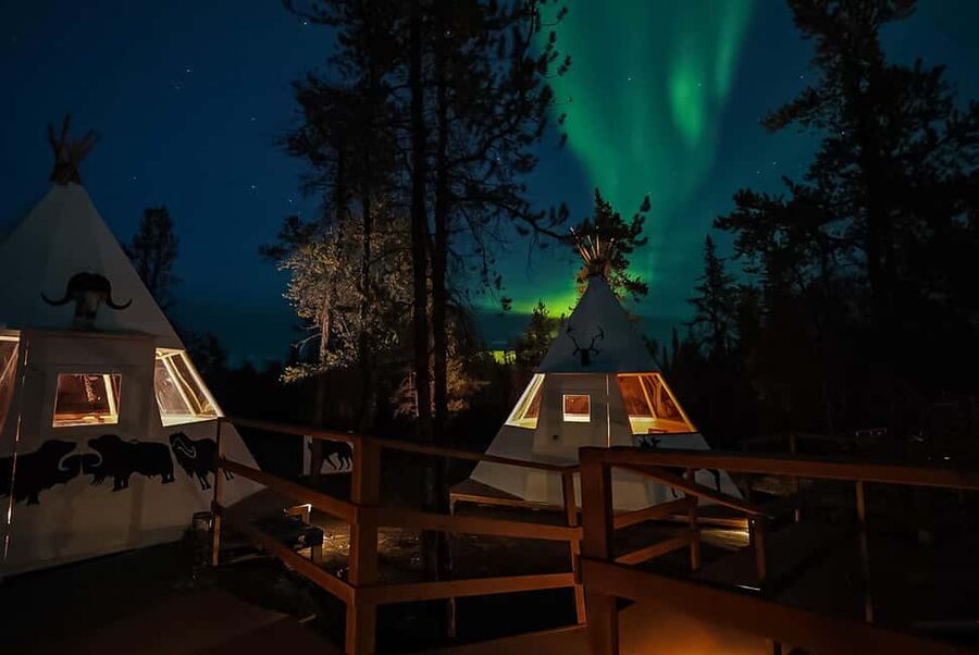 Yellowknife: 2 Nights Aurora Hunting and Viewing in Cabin - Day 2 at Arctic Aurora Camp, heated cabin or glass tipi