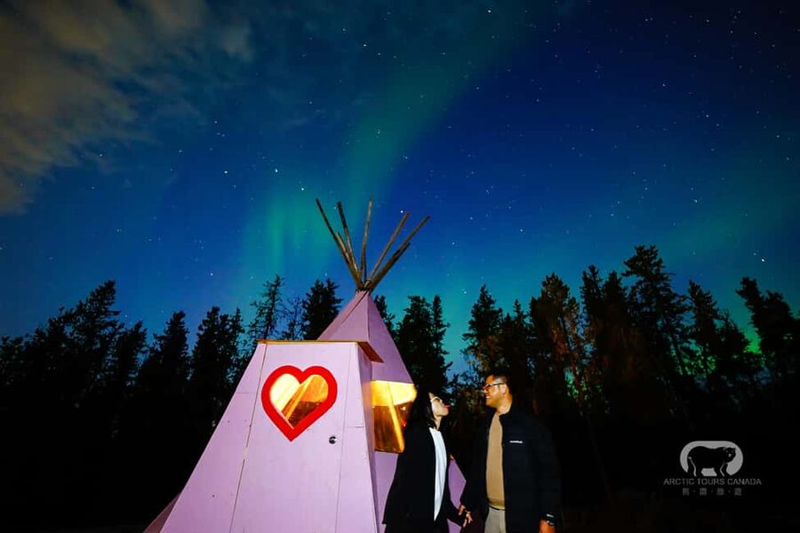 Yellowknife: 2 Nights Aurora Hunting and Viewing in Cabin - The guide matters more than you expect