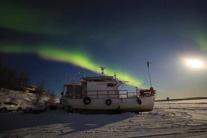 Yellowknife Tours - Aurora by bus - The Three Stops That Turn a Short Tour into Real Hunting Time