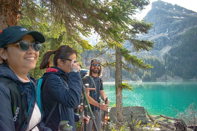 Yoho National Park: Emerald Lake and Takakkaw Falls - Natural Bridge: a short, satisfying break carved by the river