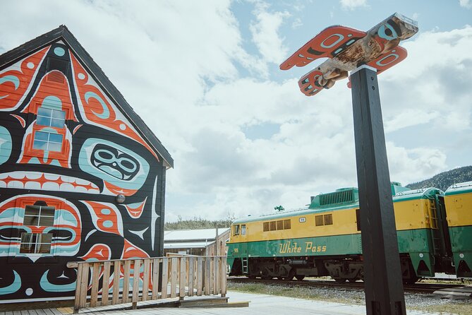 Yukon Gold Experience feat. Emerald Lake & Carcross - Guides can make or break this kind of day