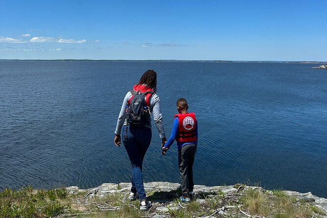 Zodiac Coastal Tour with Naturalist Guide: Lunenburg - The 2-hour coast flow: views, wildlife, and island landings